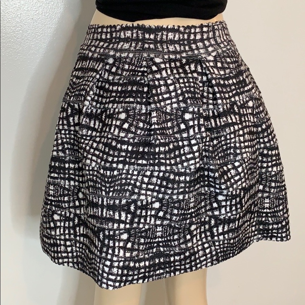 BLK/WHT SKIRT